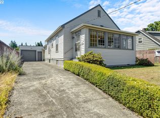 5820 SE Schiller St, Portland, OR 97206