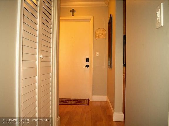 3rd image of 4025 N Federal Hwy APT 315A