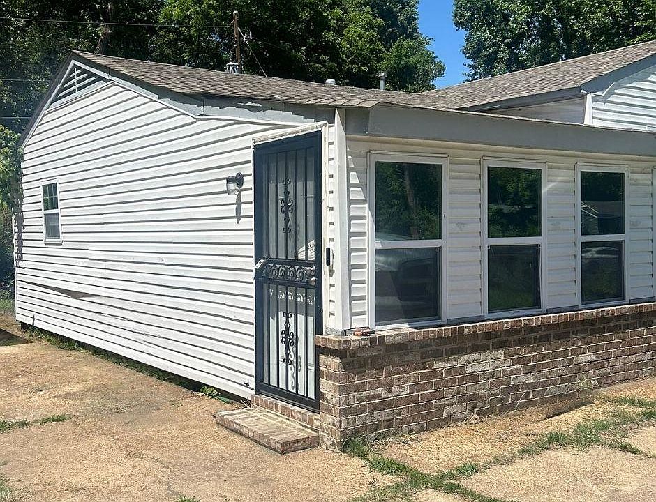 2nd image of 2568 Sunny Hill Dr