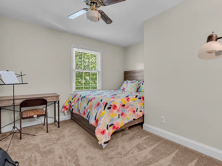 1044 Evelyn Dr — Photo 17