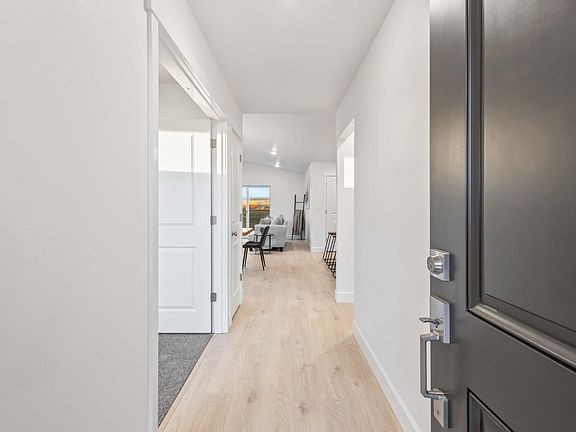 3rd image of 4090 SW Obsidian Ave #78
