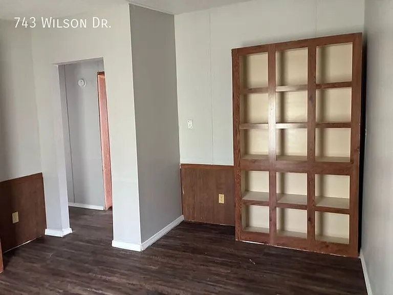 743 E Wilson Dr — Photo 24