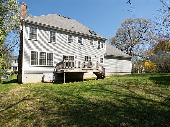 4th image of 28 Rosedale Ave