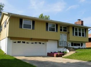 240 Woodlawn Dr, Fairborn, OH 45324