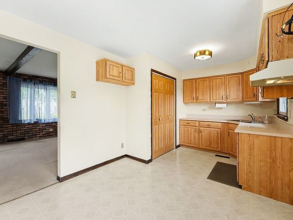 5th image of 3457 191st St