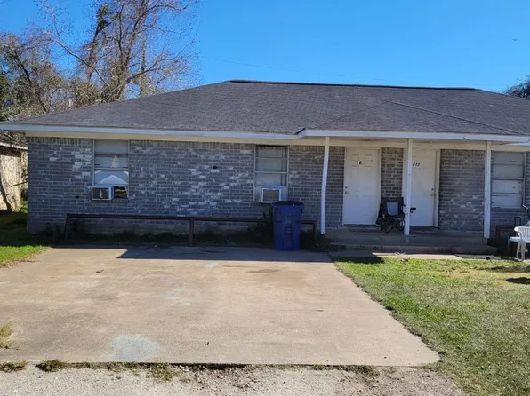419 Fisher St, West Columbia, TX 77486