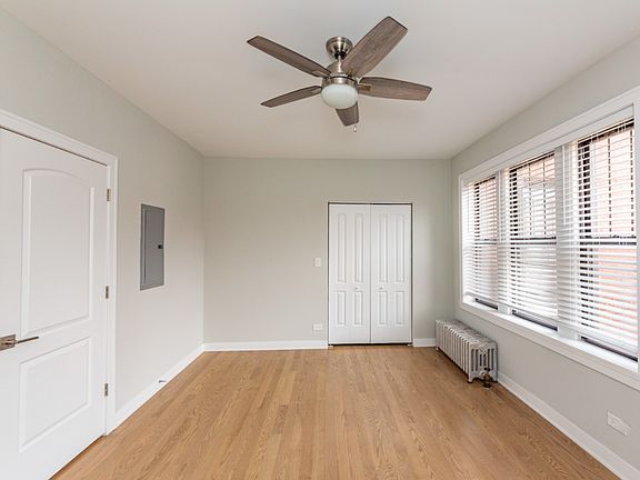 4th image of 3925-26 N Keeler Ave #2B