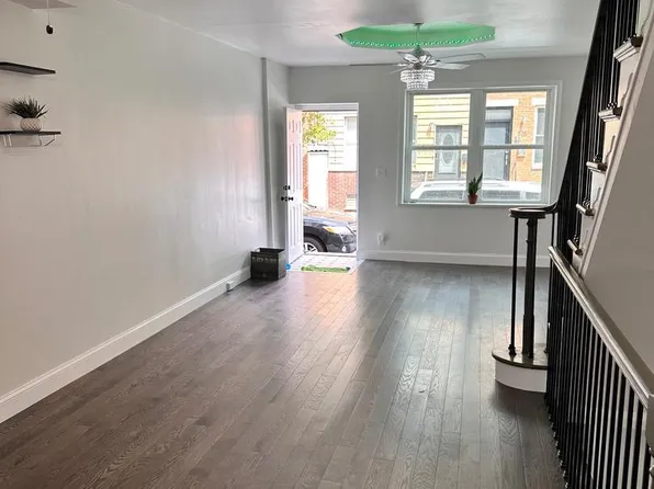 540 Manton St, Philadelphia, PA 19147