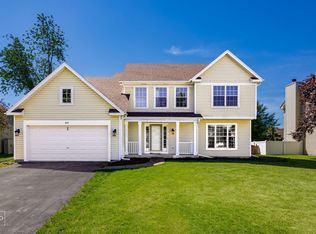 612 Northgate Dr, Oswego, IL 60543