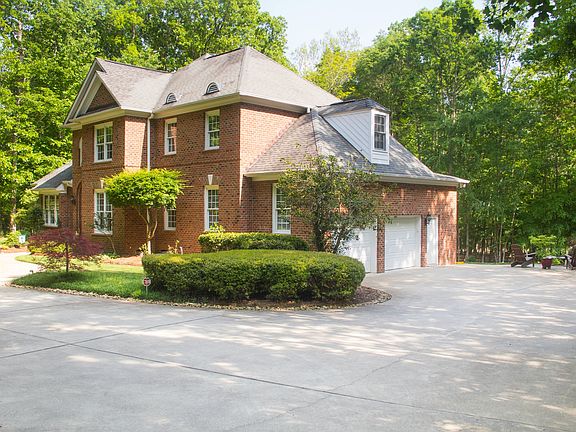 3rd image of 5531 Jomali Dr