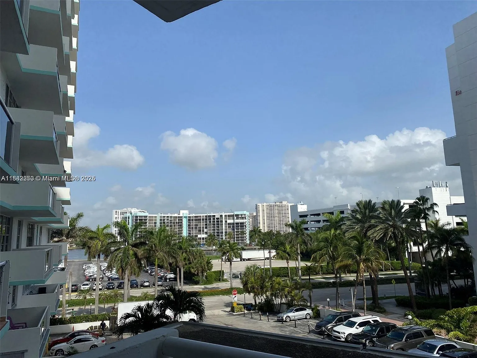 Sea Air Towers Condo — Photo 2