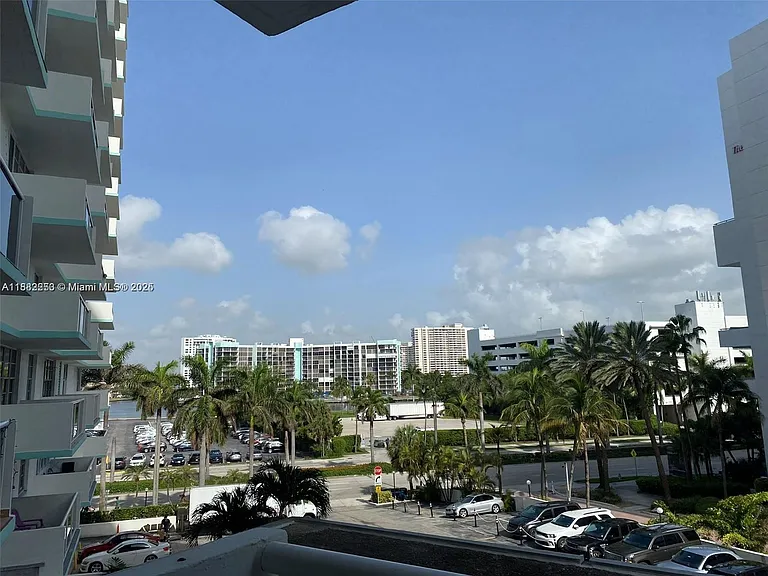 3725 S Ocean Dr #419 — Photo 2