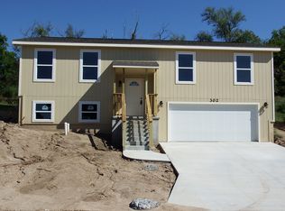 302 Grant Ave, St George, KS 66535