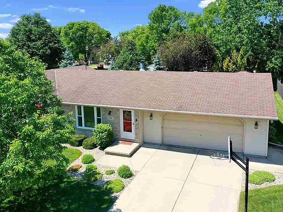 2nd image of 1468 Lynwood Ln