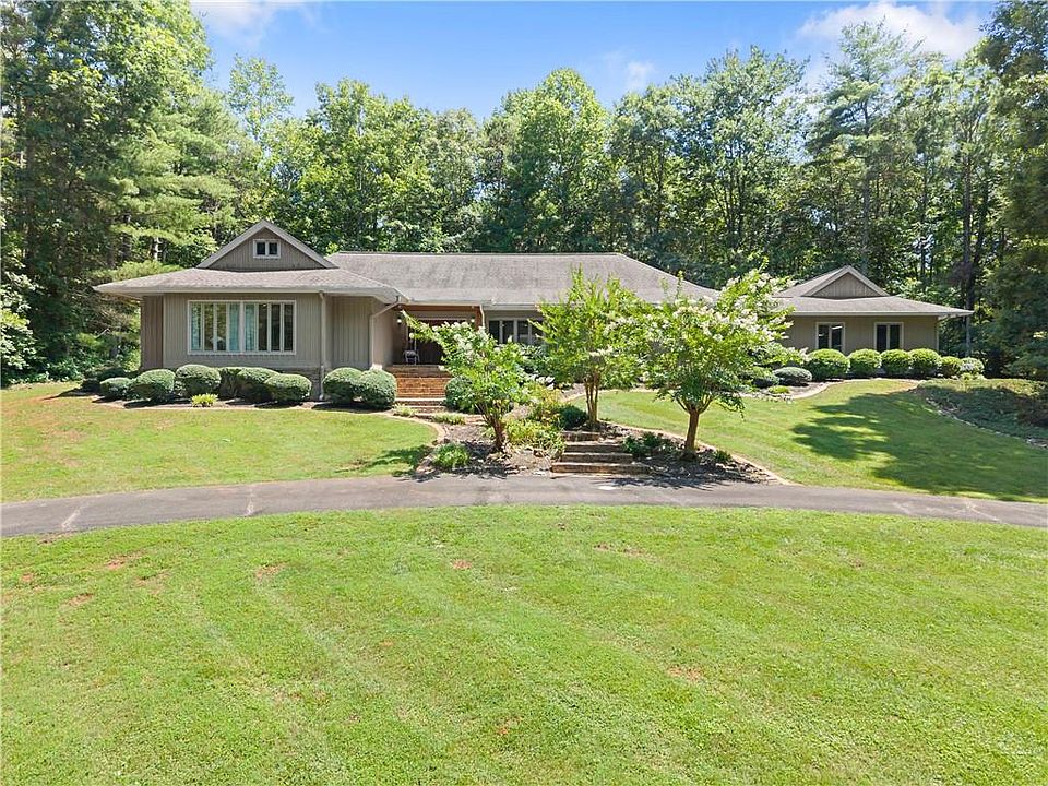 1st image of 386 Stewart Ln