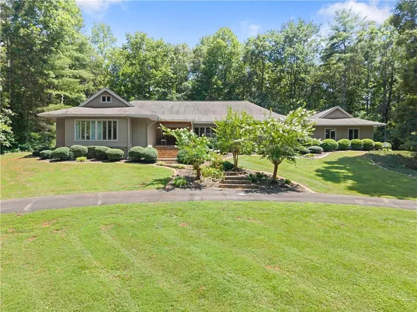 386 Stewart Ln, Clarkesville, GA 30523