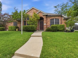 8201 Evening Star Dr, Rowlett, TX 75089