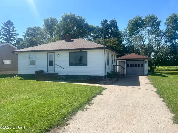 6085 County Road 4, Minto, ND 58261