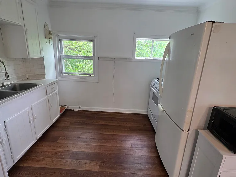 200 Benton Ave #2 — Photo 10