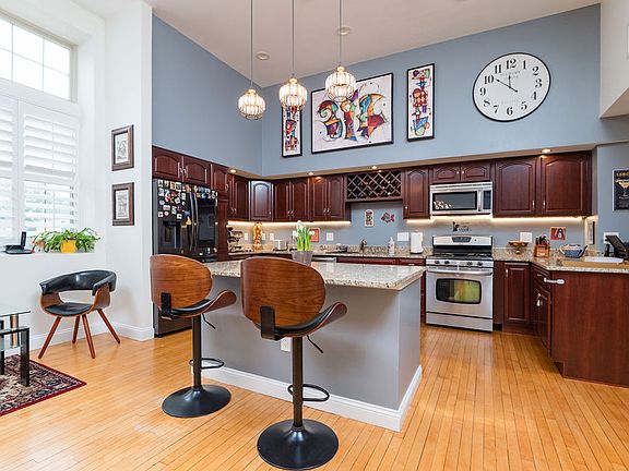 3rd image of 50 Belle Ave Unit 102