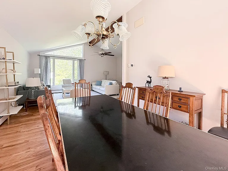95 Linda Ln W — Photo 14