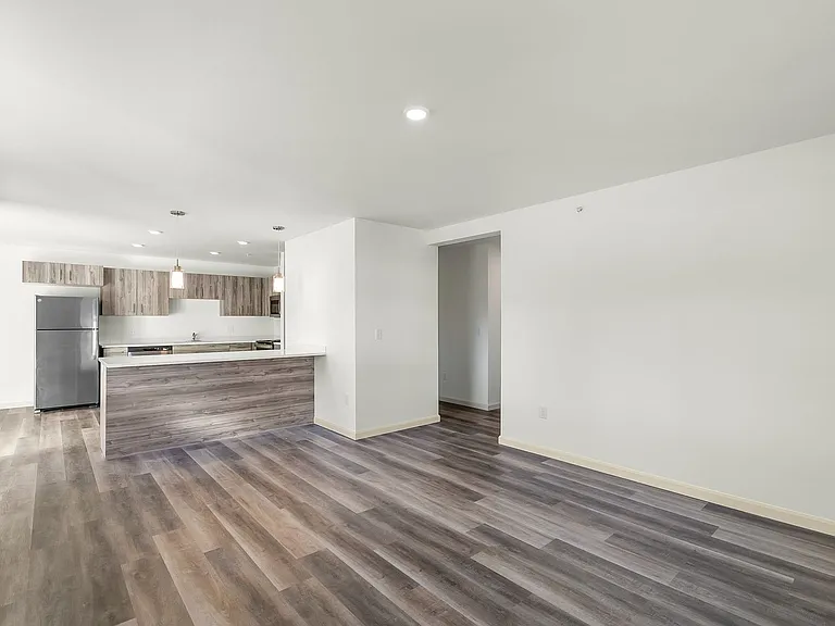 960 W Felicity Ln #201 — Photo 6