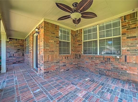 4th image of 2112 Crestwood Trl