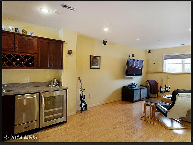 44 Winterberry Ct — Photo 3