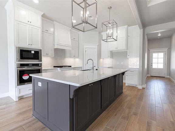 5th image of 9312 Poppey Pl