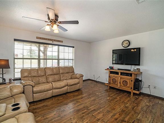 5th image of 186 Oakley Cir