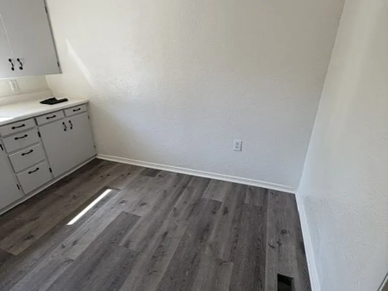 2619 Scott St — Photo 11