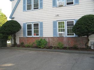 9 Lanphiers Cove Rd, Branford, CT 06405