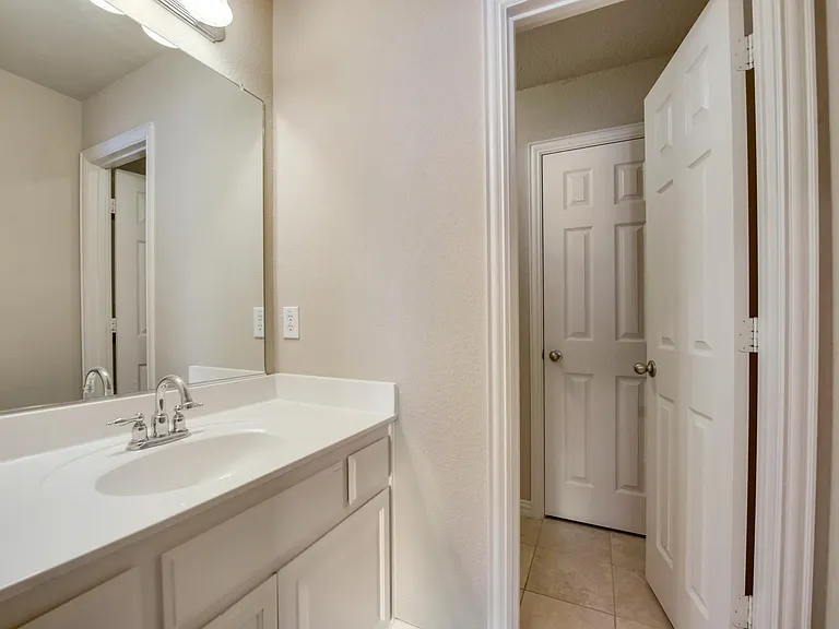 6072 Wallis Dr — Photo 40