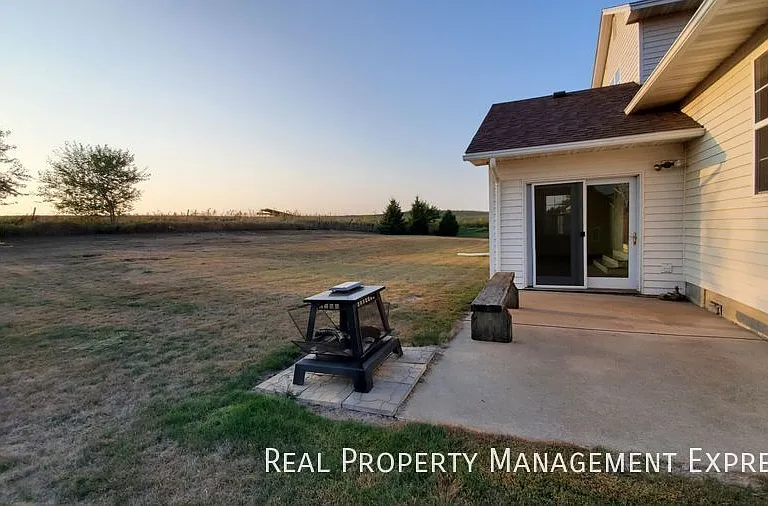 305 E Pine Lake Dr — Photo 41