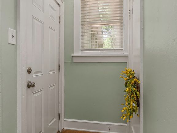 4th image of 3307 Creswell Ave