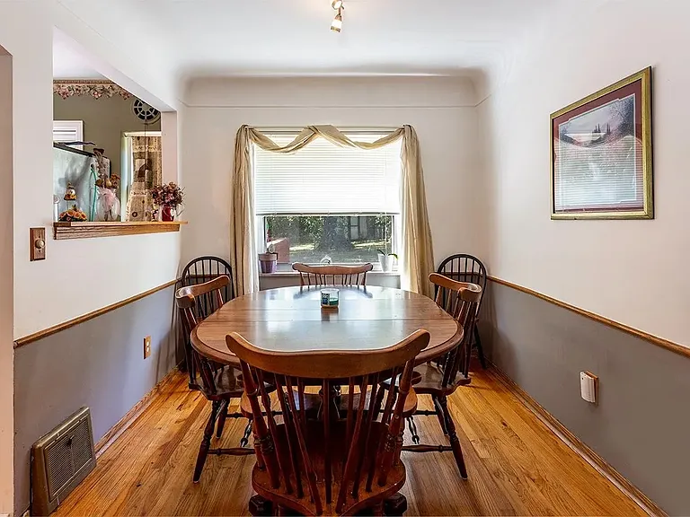 981 Glenna Dr — Photo 6