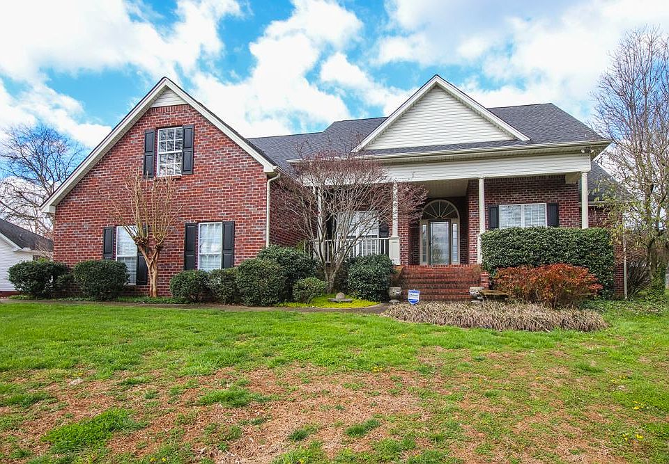 1st image of 303 Trenton Ct