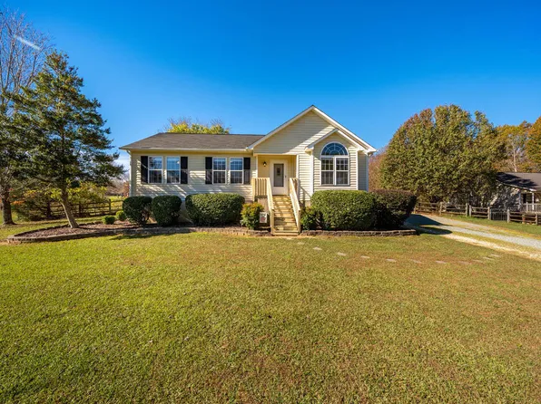 2918 Trail Dr, Efland, NC 27243