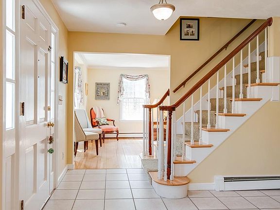4th image of 55 Saw Mill Ln