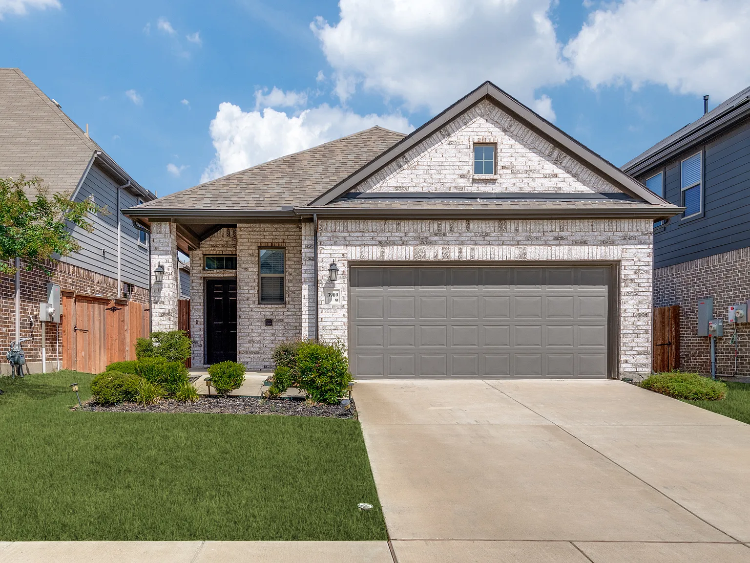 3 bed, 1750 sqft, $2,300 — Photo 1