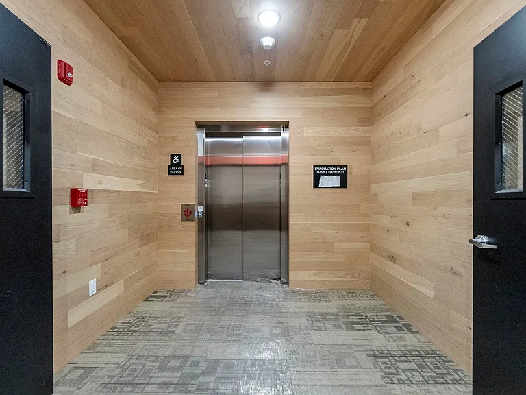 649 38th St #203 — Photo 36