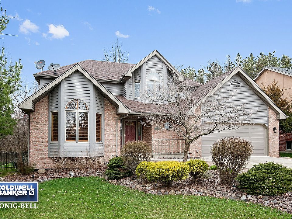 1st image of 16432 W Cypress Cir
