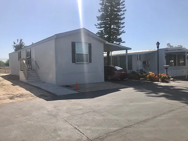 2 bed, 784 sqft, $2,350 — Photo 1