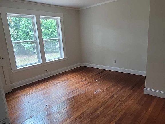 4th image of 612 Florence Dr