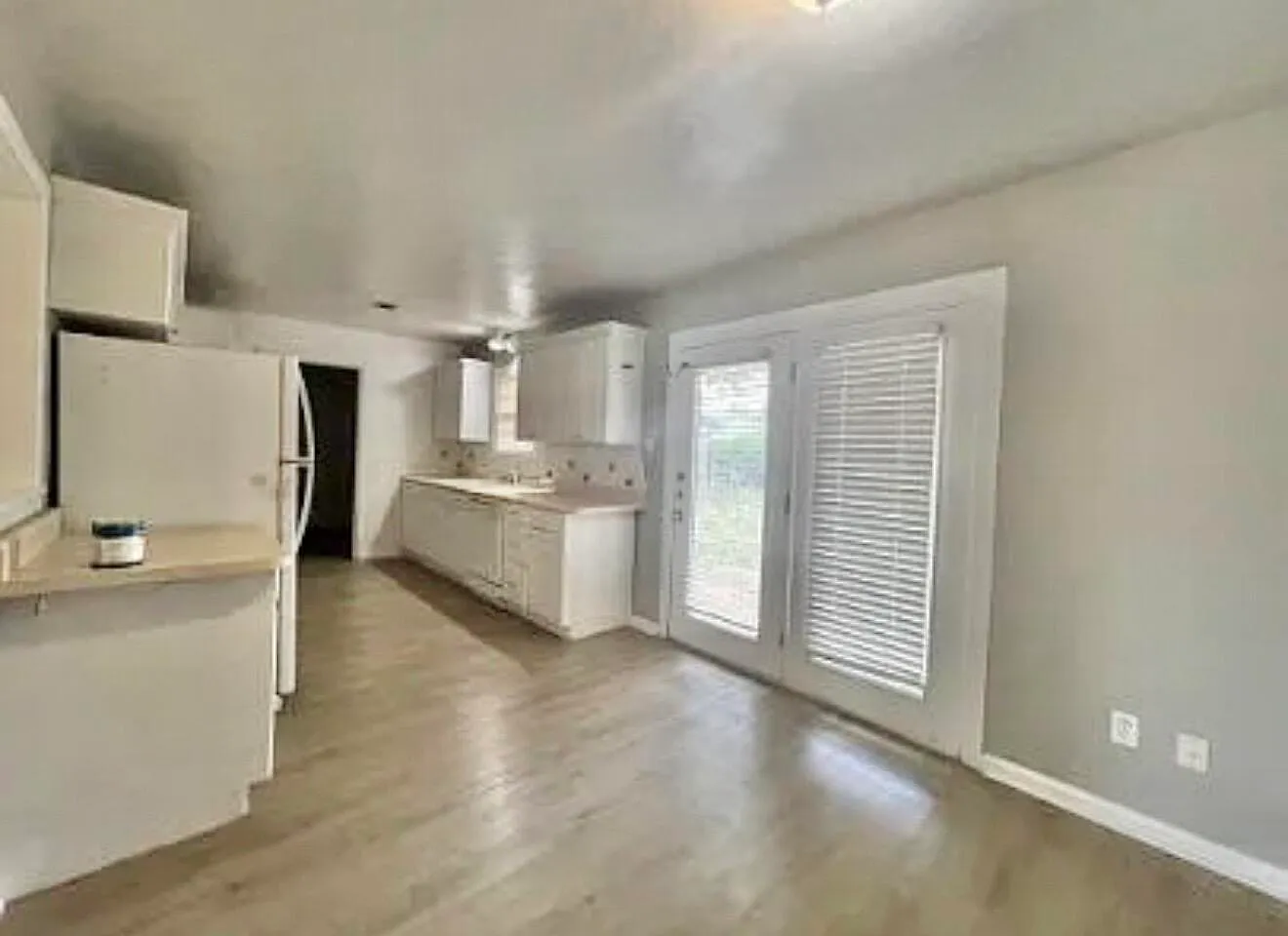 3 bed, 2.0 bath, 1088 sqft, $1,295 — Photo 3