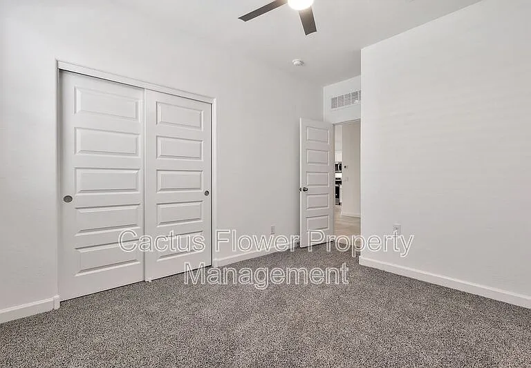 1718 W Sombra Ave — Photo 34