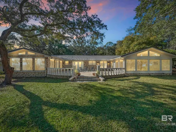 9488 Bay View Dr, Lillian, AL 36549