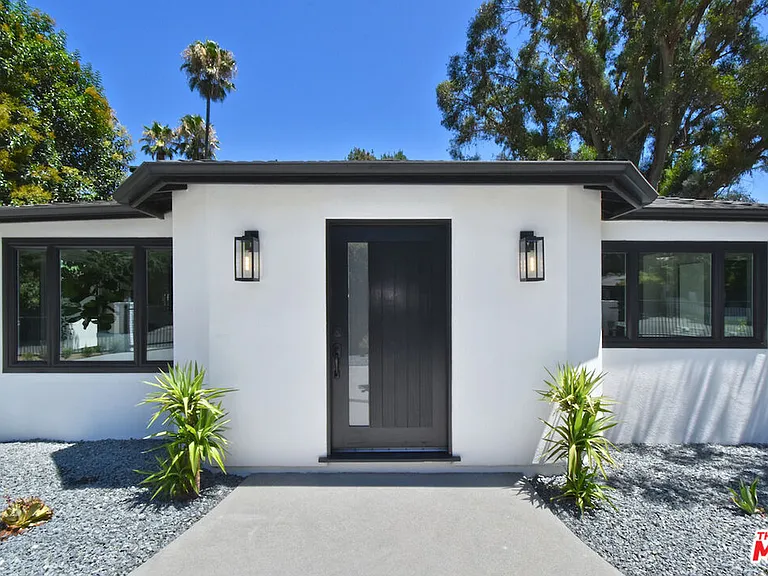 19061 Wells Dr — Photo 4