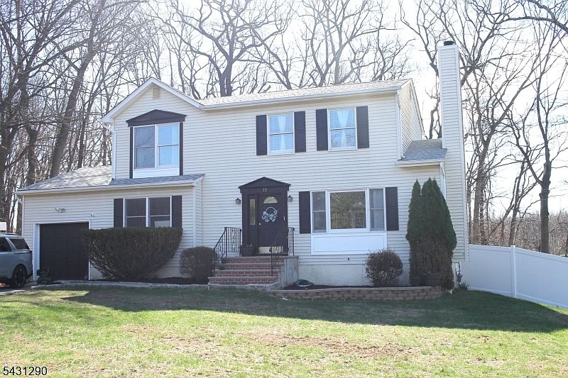 1st image of 72 Orben Dr