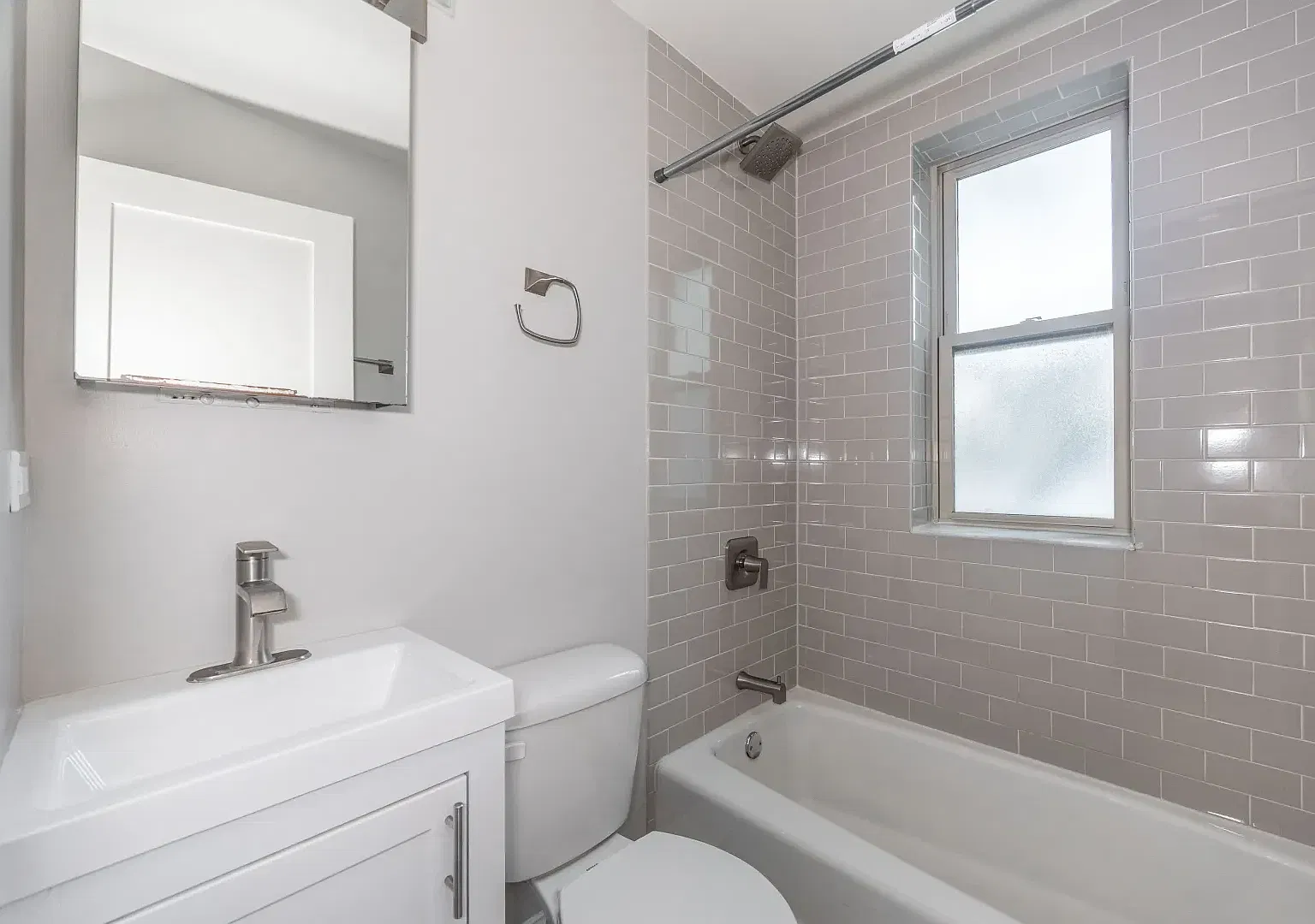 Studio, 300 sqft, $1,620 — Photo 2